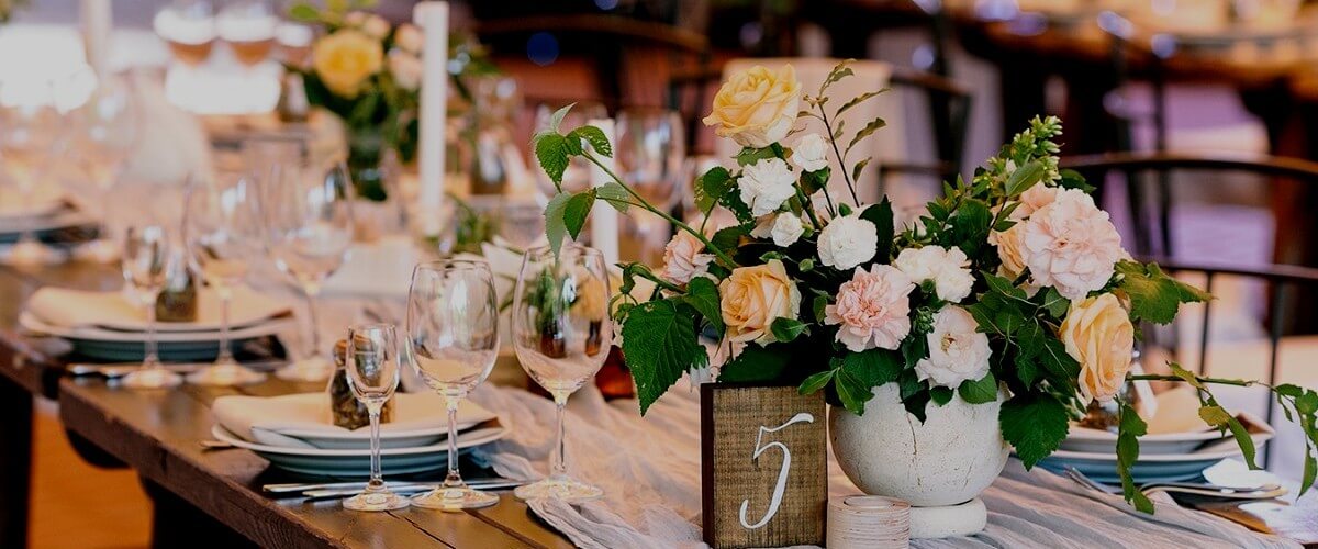 wedding etiquette rules during a banquet